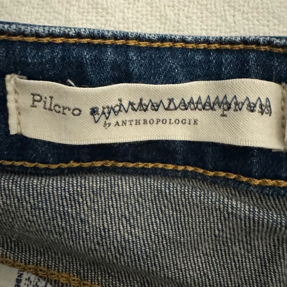 PILCRO ANTHRO Mid-Rise Slim Cutoff Jean Shorts. Size 28 - Picture 4 of 8